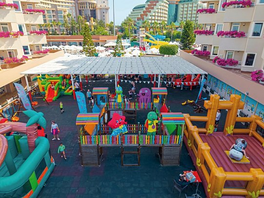 Grand Park Lara