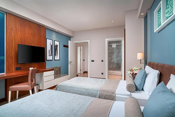 Baia Lara - Wohnbeispiel Familienzimmer Deluxe Landblick (Zimmercodierung FDL)