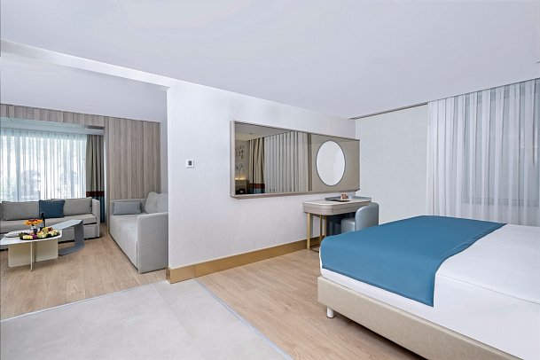 Ducale Lara - Wohnbeispiel Suite Swim Up (Zimmercodierung WBQ)