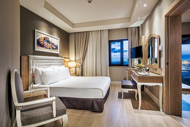 Bellis Deluxe Hotel - Wohnbeispiel Familienzimmer seitl. Meerblick (Zimmercodierungen FB2 & F2N)