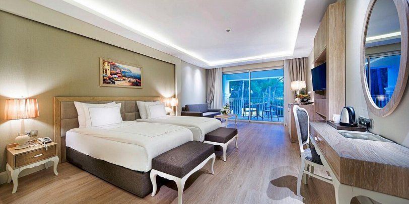 Bellis Deluxe Hotel - Wohnbeispiel Jasmin Poolblick Zimmer (Zimmercodierung U2P)