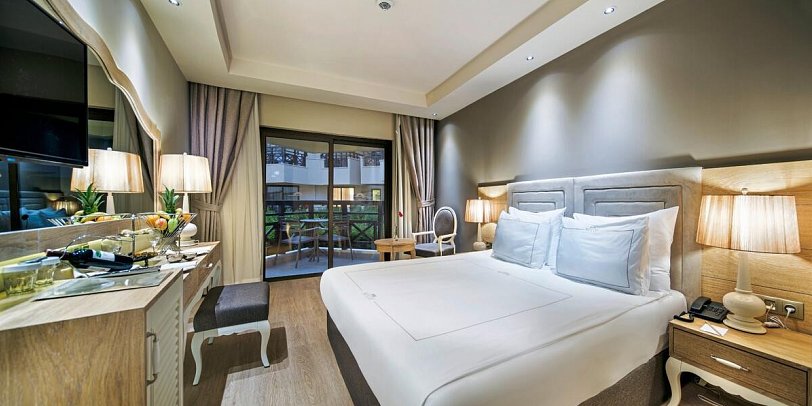 Bellis Deluxe Hotel - Wohnbeispiel Doppelzimmer Camelia Garten (Zimmercodierung D2G)