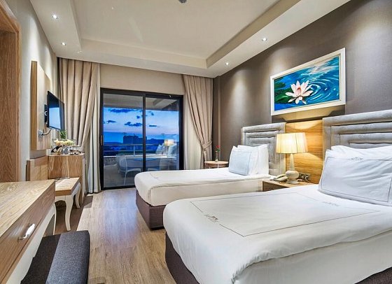 Bellis Deluxe Hotel - Wohnbeispiel Familienzimmer seitl. Meerblick (Zimmercodierungen FB2 & F2N)