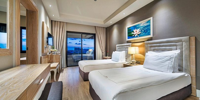 Bellis Deluxe Hotel - Wohnbeispiel Familienzimmer seitl. Meerblick (Zimmercodierungen FB2 & F2N)