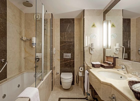 Güral Premier Belek - Beispiel Bad Deluxe Zimmer (Zimmercodierung DD1)