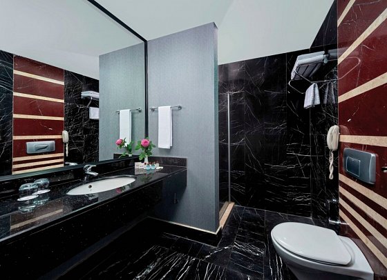 Siam Elegance Hotels & Spa - Wohnbeispiel Junior Suite mit Jacuzzi