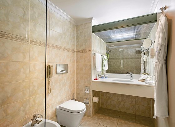 Xanadu Resort Hotel - Wohnbeispiel Familienzimmer Bungalow mit einem Badezimer