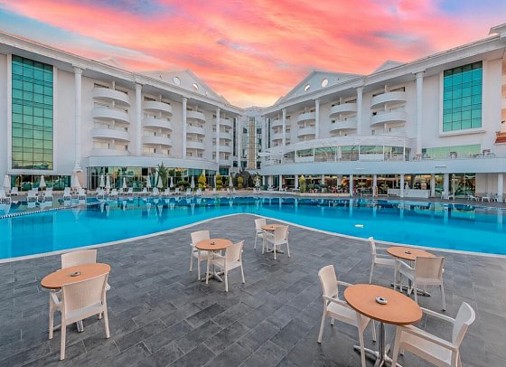 Roma Beach Resort & Spa
