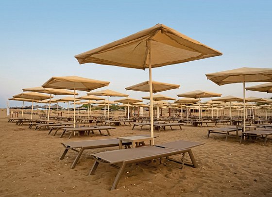 Roma Beach Resort & Spa
