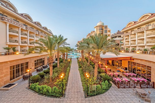 Kirman Belazur Resort & Spa