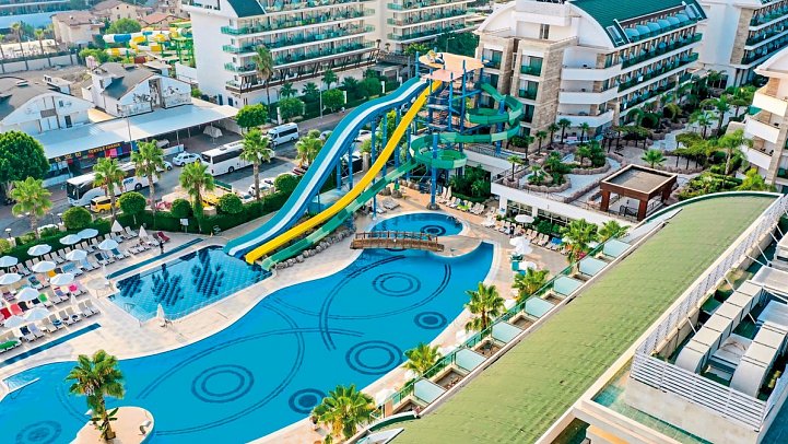 Crystal Waterworld Aqua Collection