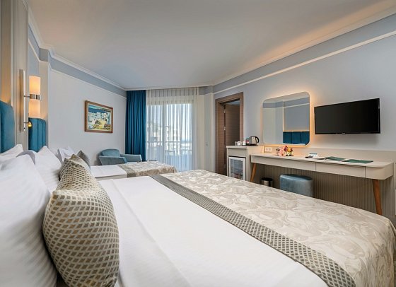 Pine Beach Belek - Wohnbeispiel Familienzimmer Club Hauptgebäude (Zimmercodierungen FL1 & FL2)