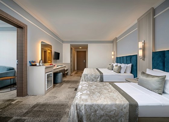 Pine Beach Belek - Wohnbeispiel Familienzimmer Club Hauptgebäude (Zimmercodierungen FL1 & FL2)