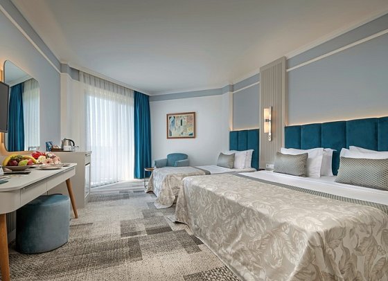 Pine Beach Belek - Wohnbeispiel Hauptgebäude seitlicher Meerblick (Zimmercodierungen DBN & DCN)