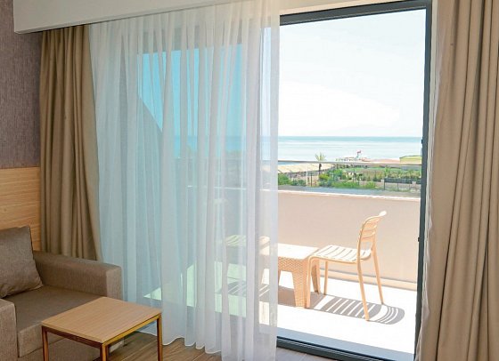 Sentido Luna Vista Belek - Beispiel Balkon DZ Komfort seitl. Meerblick (Zimmercodierungen DFM & DCM)
