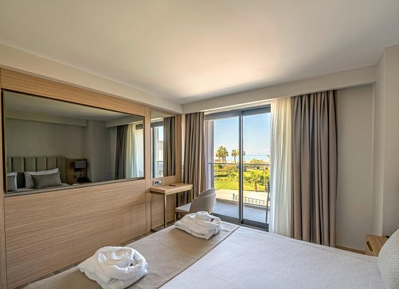 Sentido Luna Vista Belek - Wohnbeispiel Suite Jacuzzi (Zimmercodierung WB3)