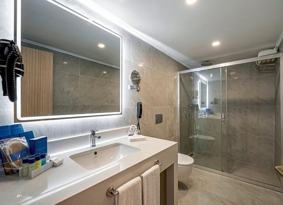 Sentido Luna Vista Belek - Beispiel Bad Suite Jacuzzi (Zimmercodierung WB3)