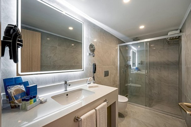 Sentido Luna Vista Belek - Beispiel Bad Suite Jacuzzi (Zimmercodierung WB3)