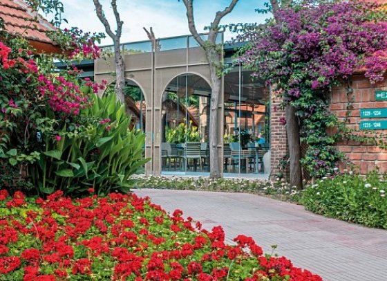 Can Garden Beach