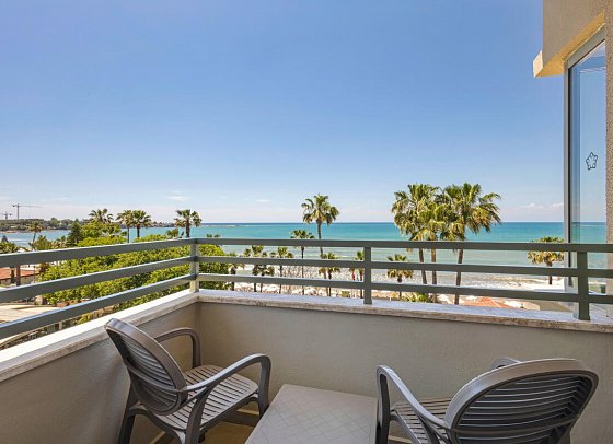 Side Star Beach - Beispiel Balkon Meerblick (Zimmercodierungen DBM, DCM, JBM & WBM)