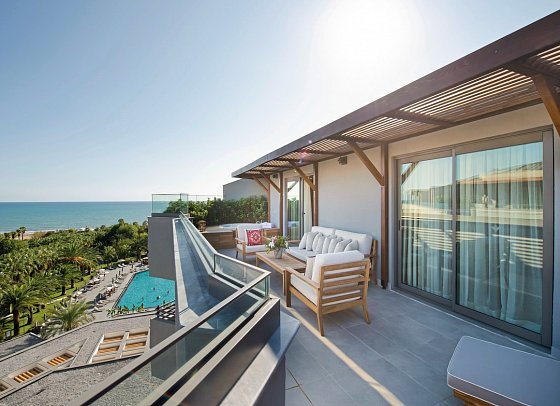 Miramare Beach - Wohnbeispiel Deluxe Terrasse mit Jacuzzi (Zimmercodierung DD1)