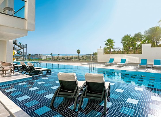 Diamond De Luxe Hotel & Spa - Wohnbeispiel Doppelzimmer Swim up (Zimmercodierung DBQ)