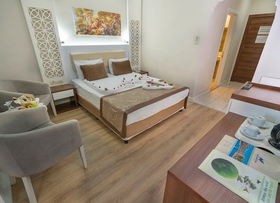 Linda Resort - Wohnbeispiel Doppelzimmer Gross mit Etagenbett