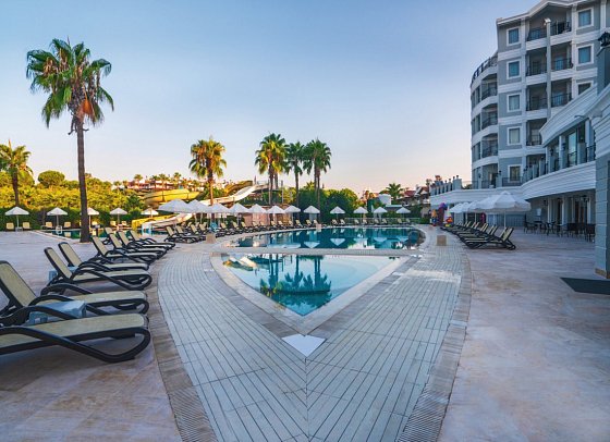 Royal Atlantis Beach