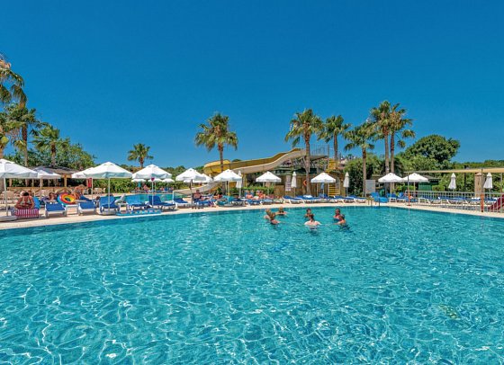 Royal Atlantis Beach