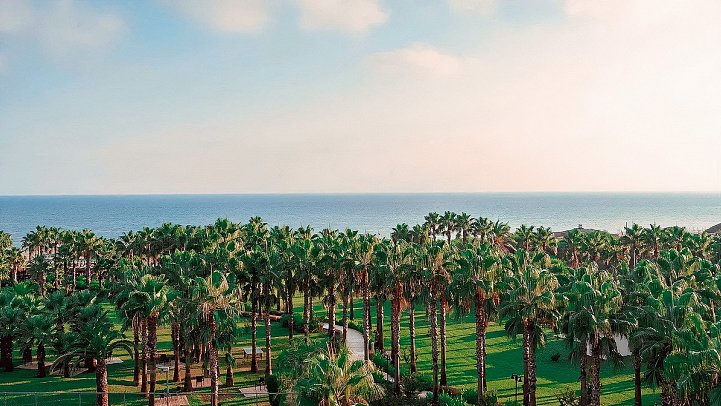 Royal Atlantis Beach