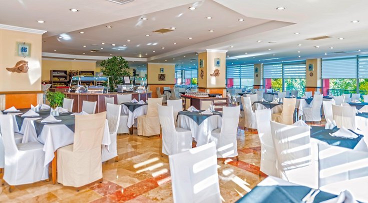 Royal Atlantis Beach