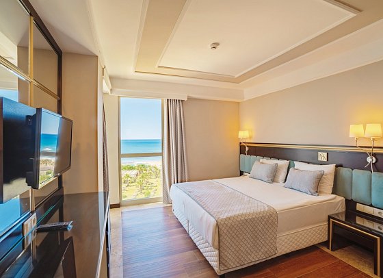 Royal Atlantis Beach