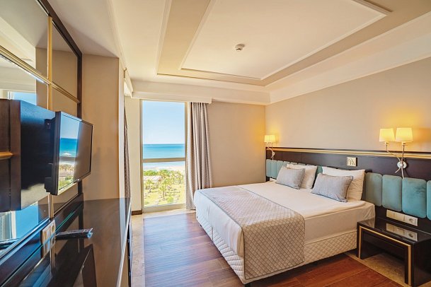 Royal Atlantis Beach