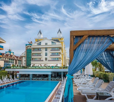 Dream World Resort & Spa