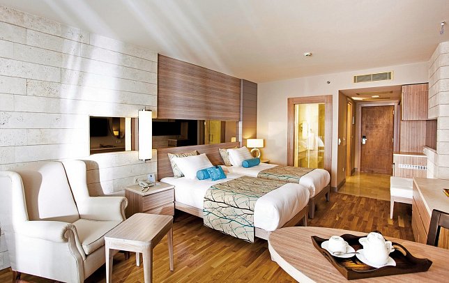 Melas Resort Hotel - Wohnbeispiel Doppelzimmer seitl. Meerblick (Zimmercodierungen DBN & DCN)