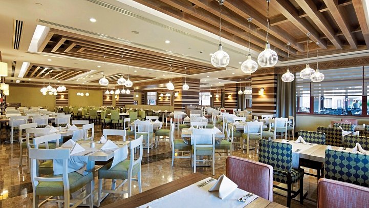 Club Grand Side