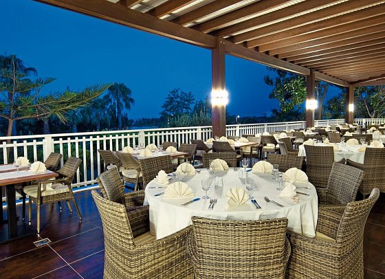 Club Grand Side