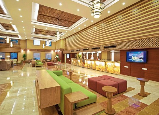Club Grand Side