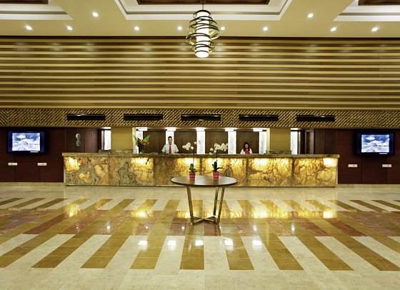 Club Grand Side