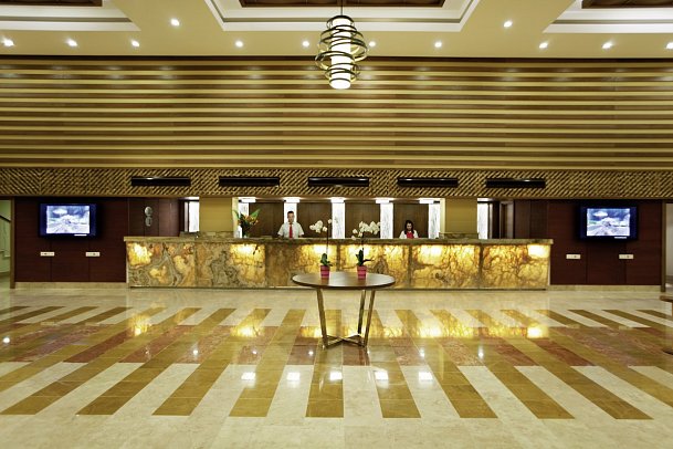 Club Grand Side