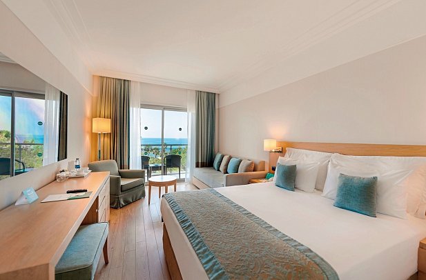 Turquoise Hotel - Wohnbeispiel Doppelzimmer Deluxe Meerblick (Zimmercodierung DDM)