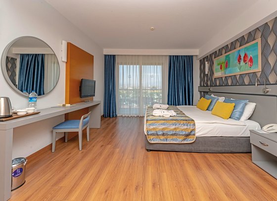 Sunis Hotel Kumköy Beach Resort - Wohnbeispiel Familienzimmer Landblick (Zimmercodierungen FBL & FBM)