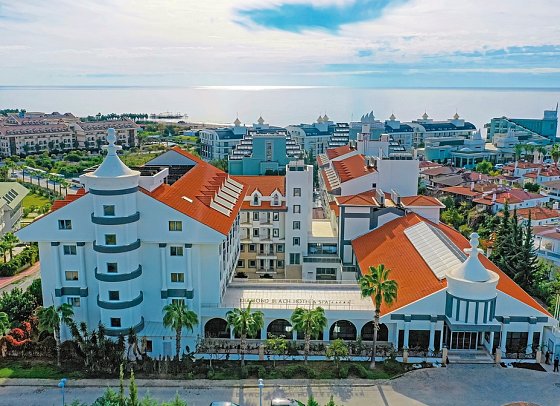 Side Aluna Hotel