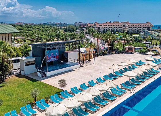 Side Aluna Hotel