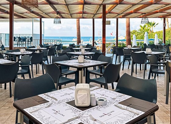 Side Aluna Hotel