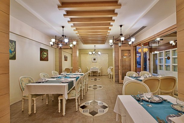 Side Aluna Hotel - A la Carte Restaurant