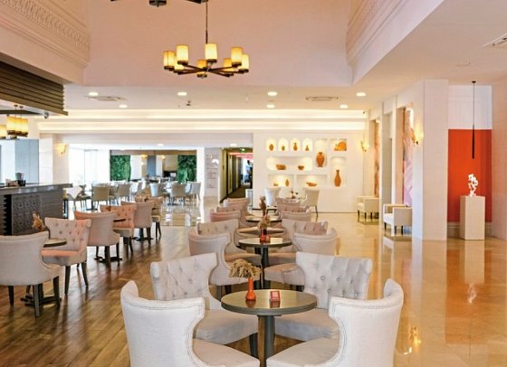 Side Aluna Hotel