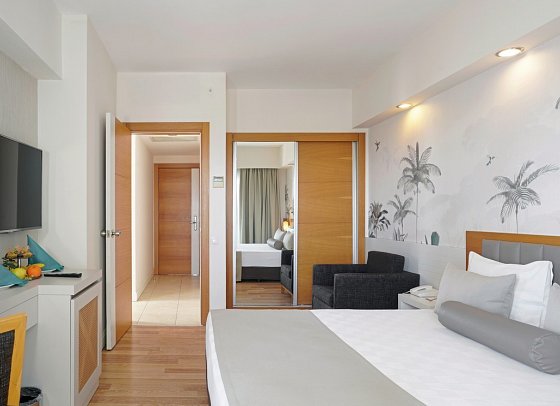 Side Aluna Hotel - Wohnbeispiel Familienzimmer (Zimmercodierung FB1)