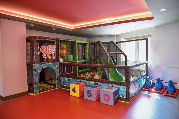 Royal Dragon Hotel
