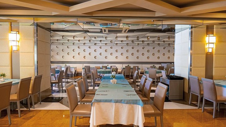 Royal Dragon Hotel